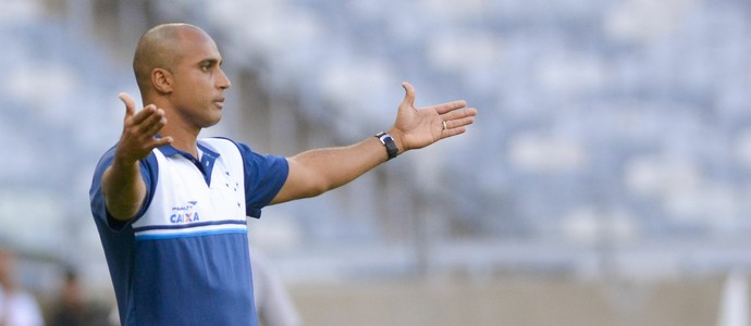 Bob Faria diz que faltou eloquência  a Deivid no Cruzeiro: Mais firmeza