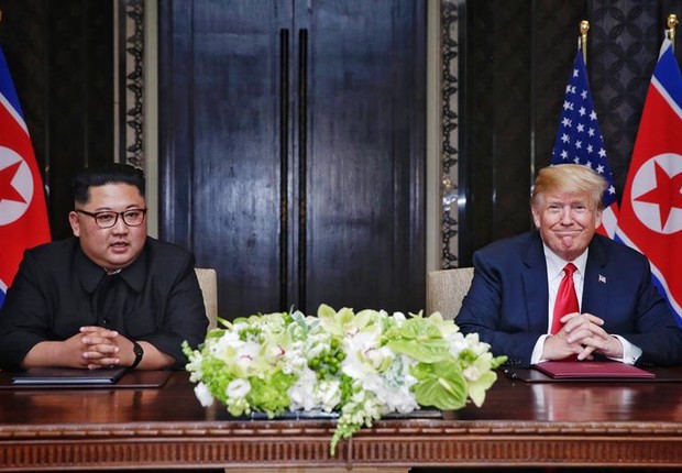 Coreia do Norte e Estados Undios: Kim Jong-un encontra-se com Donald Trump (Foto: EFE/ Kevin Lim / Foto cedida por The Straits Times)