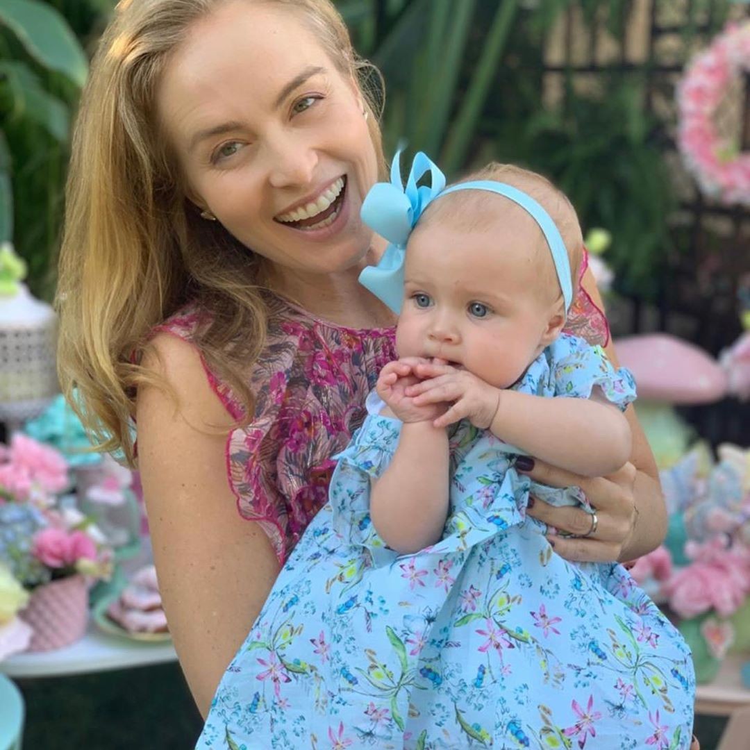 Angélica e sua pequena Eva ainda bebê (Foto: Reprodução/Instagram)