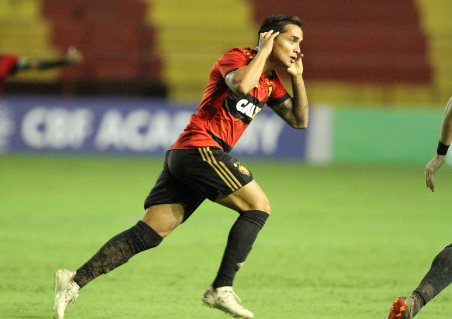 Flamengo negocia com Everton Felipe, meia-atacante promessa do Sport