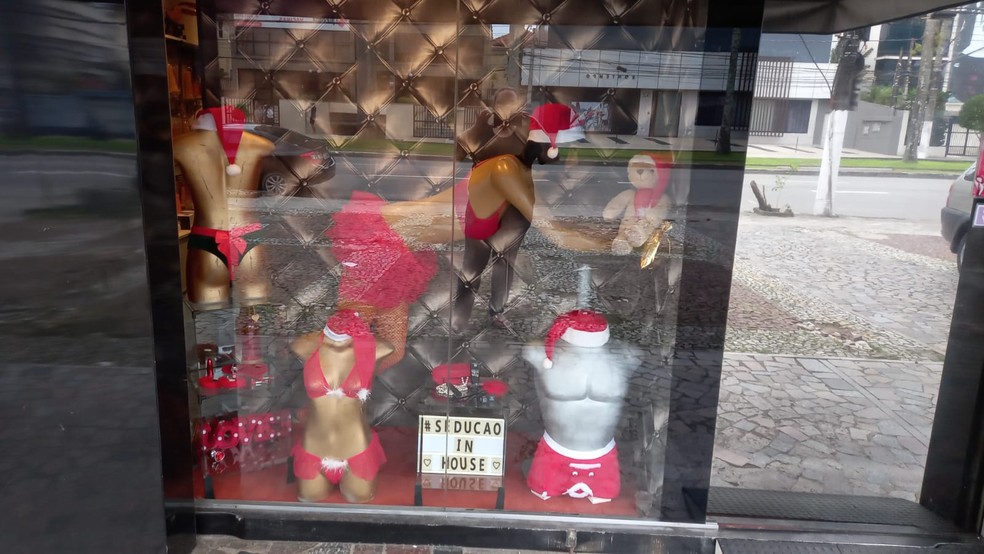 Vitrine chama aten&ccedil;&atilde;o no bairro Vila Mathias, em Santos (SP) &mdash; Foto: Arquivo Pessoal