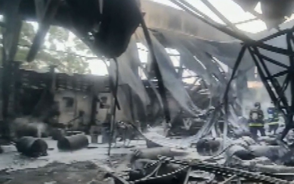 Indústria química de Valinhos teve galpão destruído em incêndio — Foto: Reprodução/EPTV