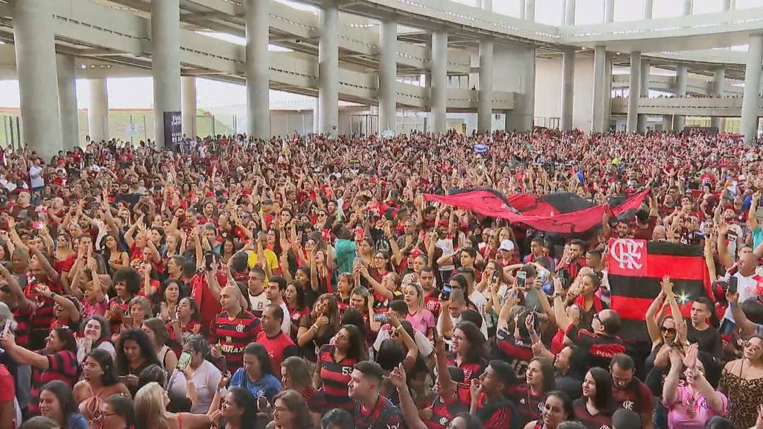 Torcedores do Flamengo assistem à final da Copa Libertadores 2019 em transmissão ao vivo no Mané Garrincha