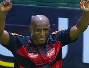 Cleisson comemora gol pelo Flamengo no showbol (Foto: Reprodução/SporTV)