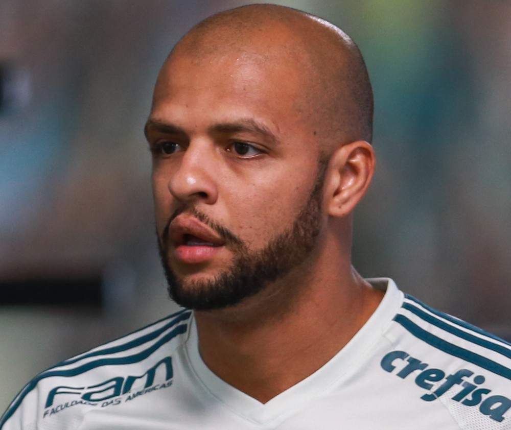 Conselheiro repercute detalhes do contrato de Felipe Melo, e Palmeiras é notificado de novo