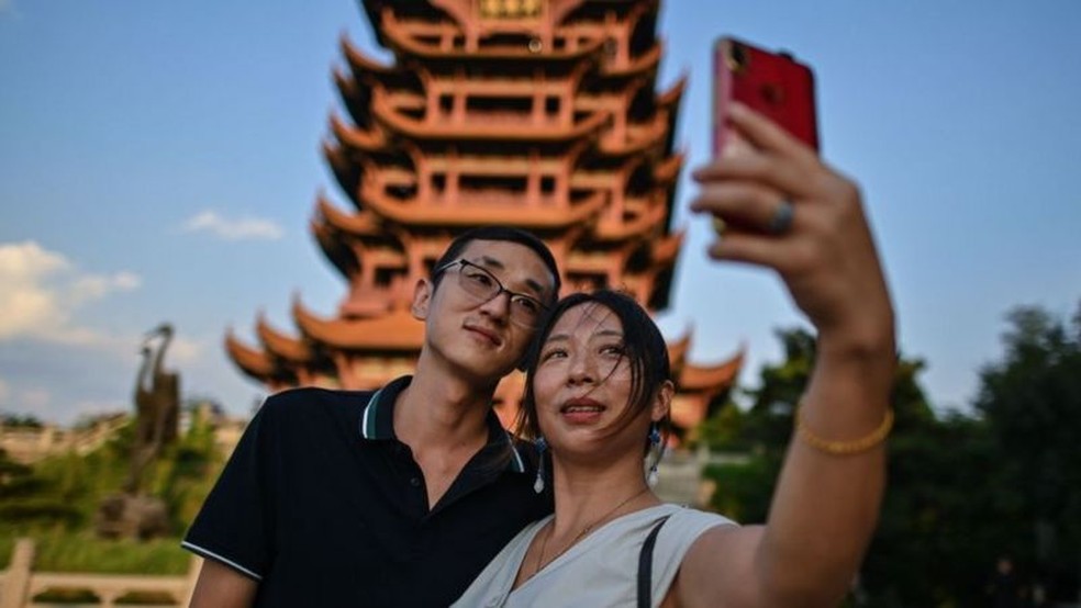 O governo de Hubei anunciou em agosto que cerca de 400 pontos turísticos da província seriam abertos a visitantes de todo o país gratuitamente, sendo a Torre do Grou Amarelo um deles — Foto: Getty Images