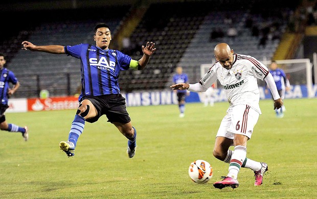 Carlinhos na partida do Fluminense contra o Huachipato (Foto: Reuters)