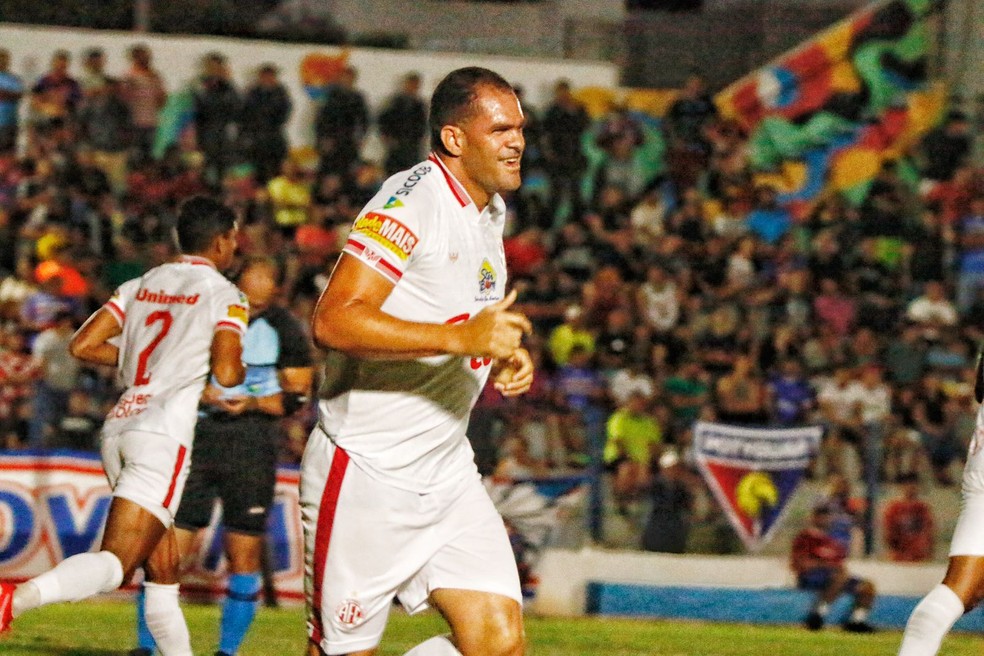 Wallace Pernambucano marca o 10º gol dele em 2023 — Foto: Canindé Pereira/América FC