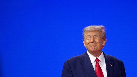 Trump é denunciado por suborno a atriz pornô e vira 1° ex-presidente dos EUA a sofrer acusação criminal