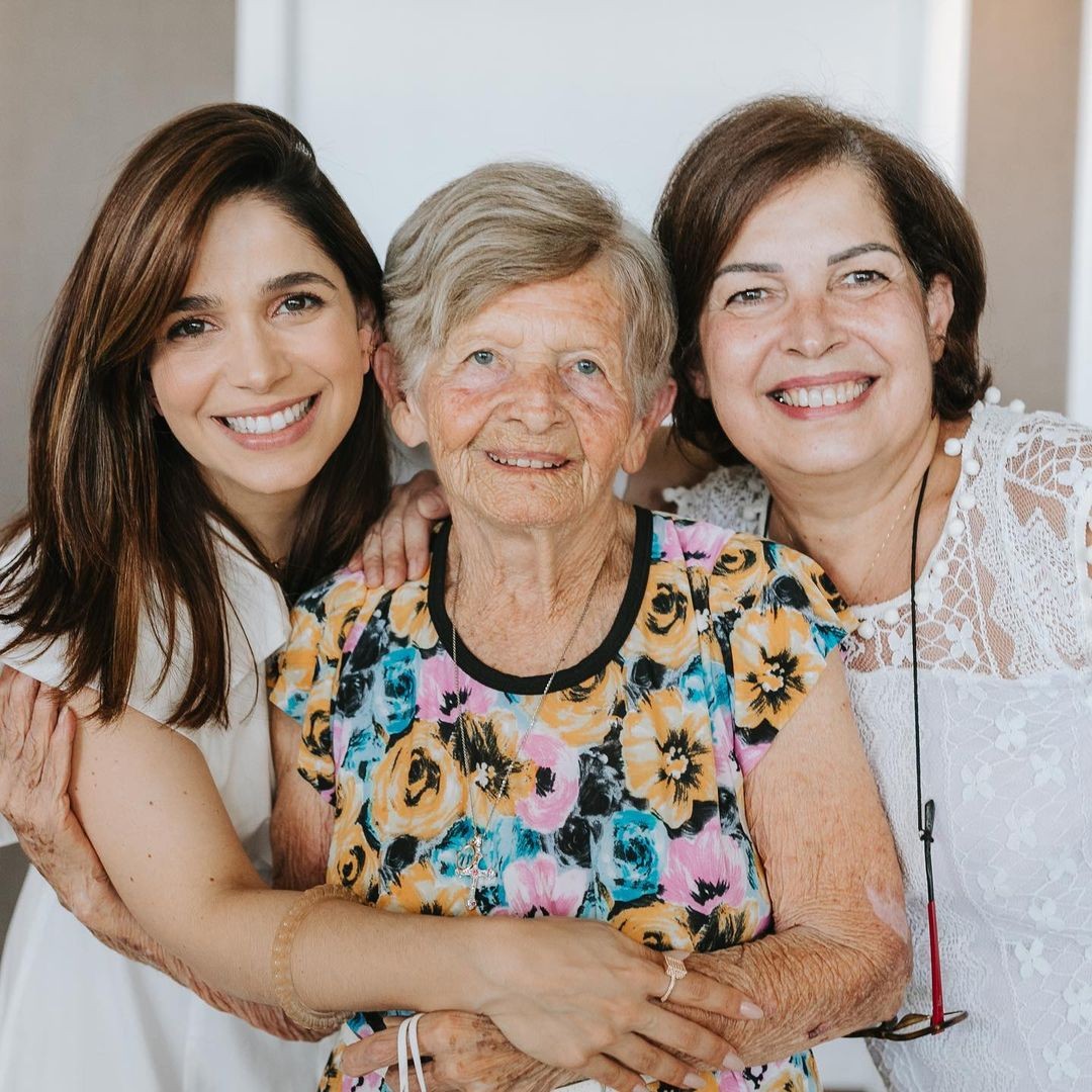 Sabrina Petraglia com a avó e a mãe (Foto: Reprodução/Instagram)