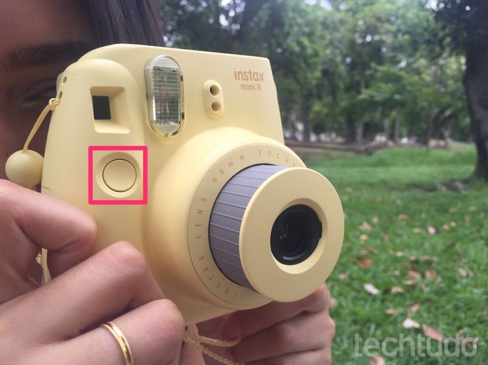Botão frontal da câmera serve para tirar as fotos (Foto: Lucas Mendes/TechTudo)