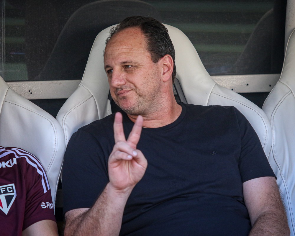 Análise: estratégia de Ceni dá certo, São Paulo encorpa para final e ainda vê Calleri mais leve