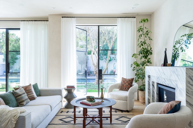Casa na Califórnia ganha jardim com piscina e minimalismo moderno nos interiores (Foto: Todd Goodman / LA Light Photo @lalightphoto)
