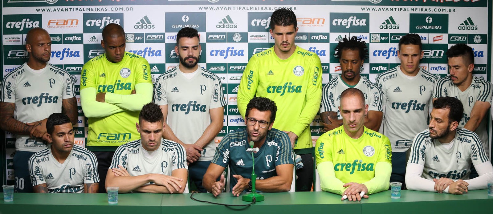 Valentim e todo elenco do Palmeiras se juntam em coletiva: veja o que foi dito