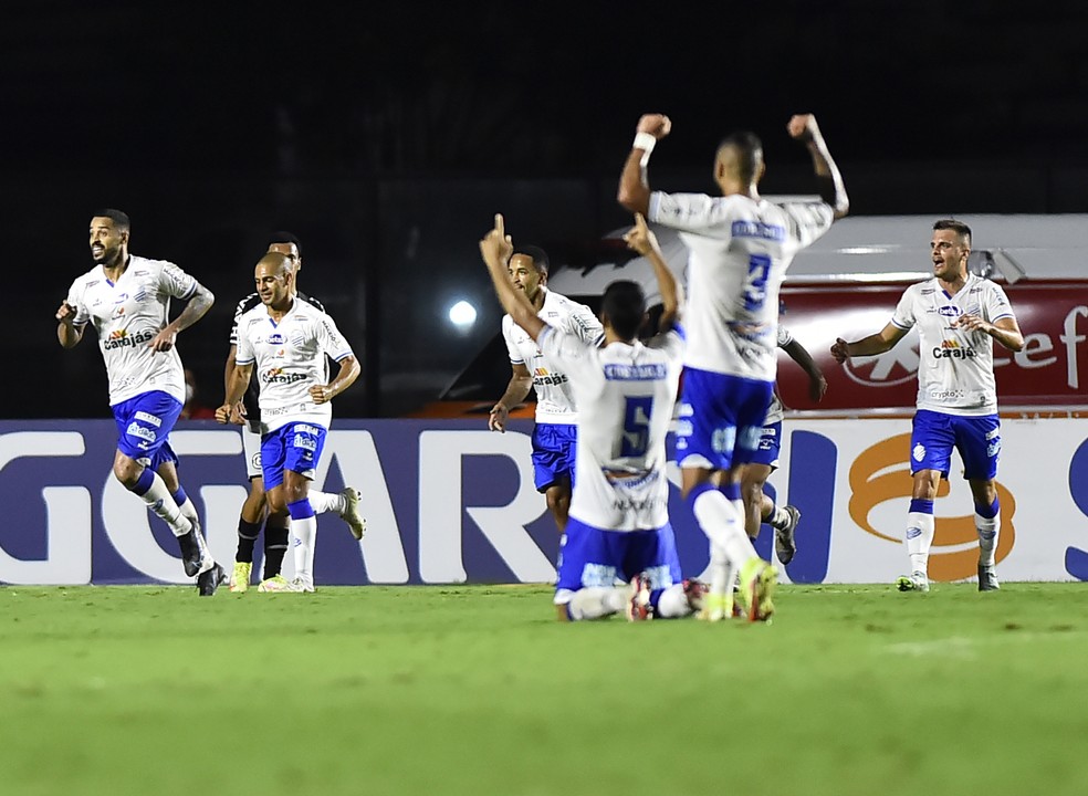 CSA vem de vitória marcante contra o Vasco — Foto: André Durão / ge