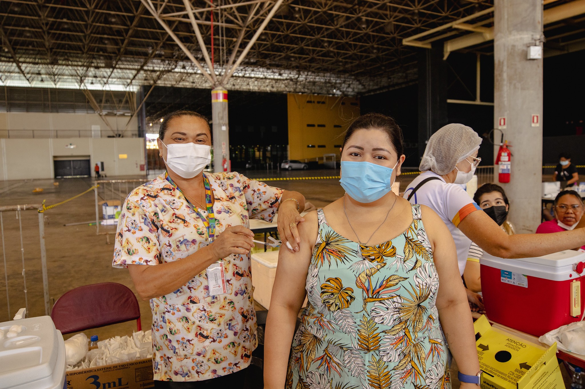 Manaus tem 12 unidades de vacinação contra Covid-19 neste sábado (13)