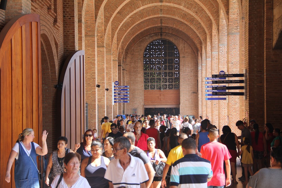 Santuário Nacional de Aparecida recebe milhares de fiéis neste domingo — Foto: Victor Hugo/ Santuário Nacional de Aparecida