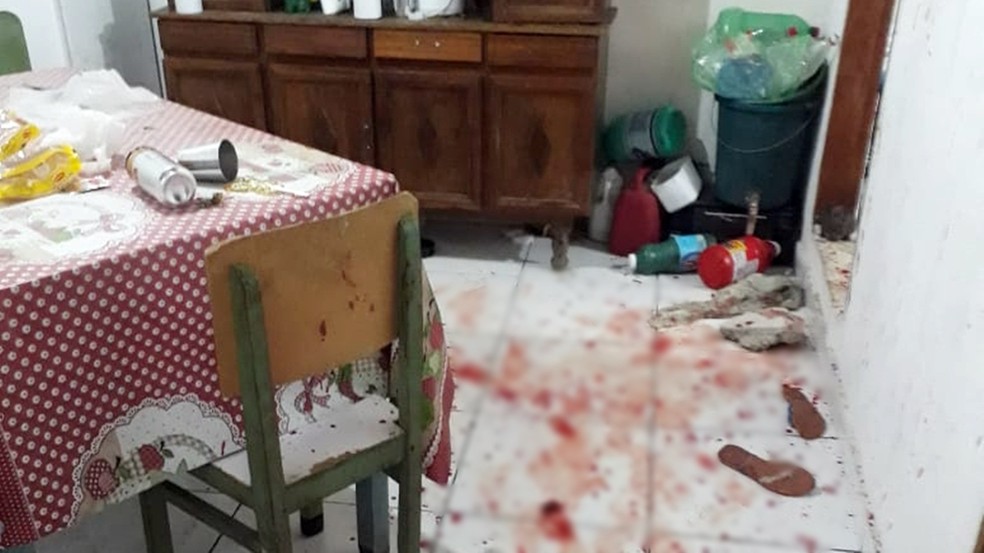 Suspeito atacou as vítimas dentro de casa, no Centro da cidade de Areial, no Agreste da Paraíba — Foto: Divulgação/Polícia Militar da Paraíba 