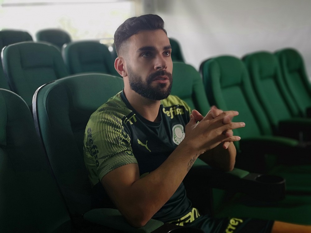 Na briga para retomar vaga no Palmeiras, Bruno Henrique se vê pronto para começar jogando