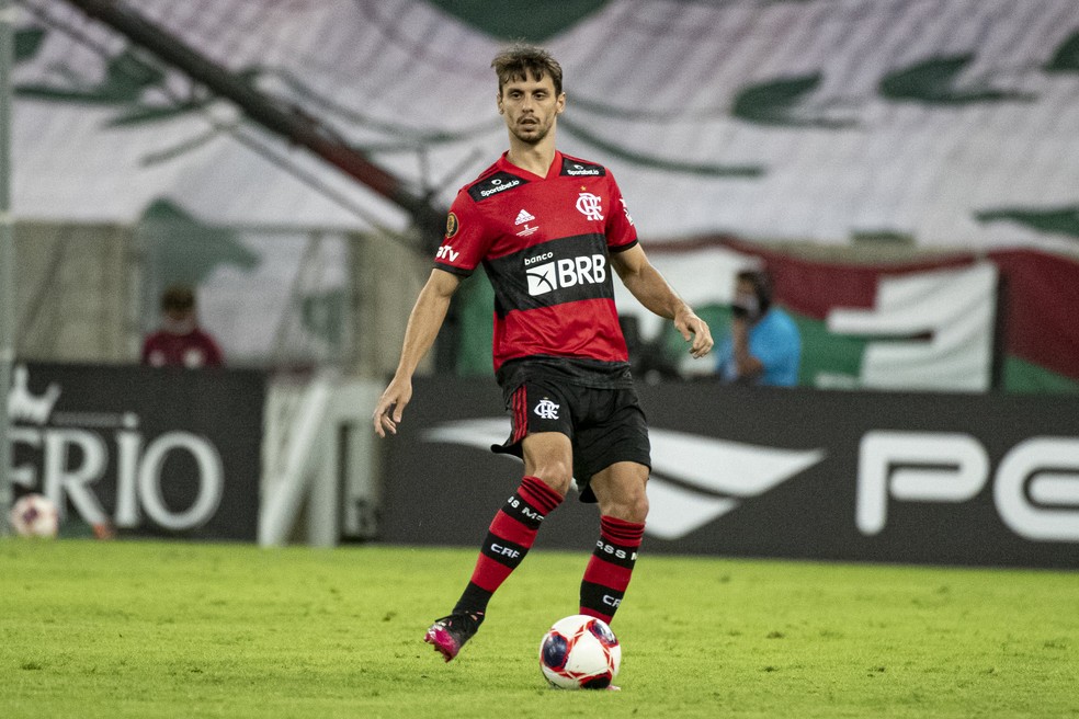 A maior sequência de partidas de Rodrigo Caio pelo Flamengo foi de 16 jogos seguidos em 2020 — Foto: Alexandre Vidal / Flamengo