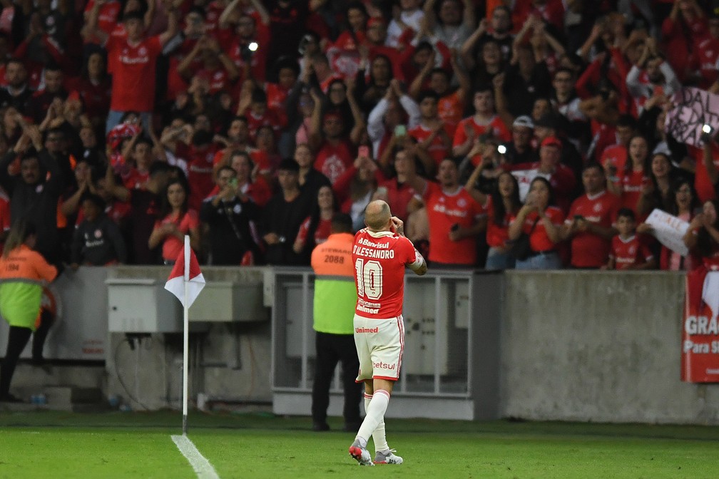 D'Alessandro leva torcida à loucura ao marcar gol contra o Fortaleza — Foto: Ricardo Duarte / Internacional