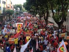 Ato a favor do governo federal reúne manifestantes no centro de Salvador