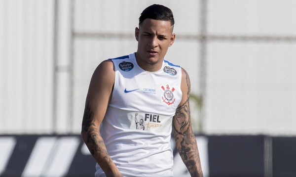 Bem cotado na Europa, Arana tem números ruins no Corinthians após lesão
