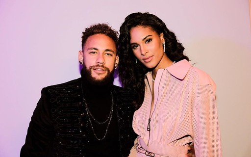 Neymar curte festa ao lado da modelo Cindy Bruna - Vogue | celebridade