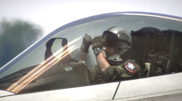 Avião De Controle Remoto A Gasolina Profissional Qhj32defchqbxm