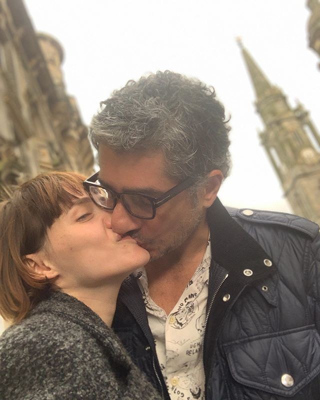 Leticia Colin faz foto romântica com marido em Edimburgo (Foto: reprodução/Instagram)