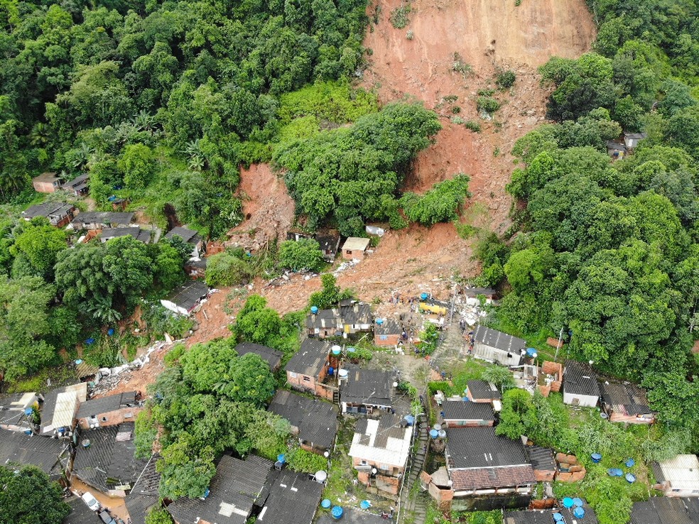 Guarujá é a cidade com mais vítimas fatais do temporal  — Foto: Carlos Nogueira / A Tribuna Jornal