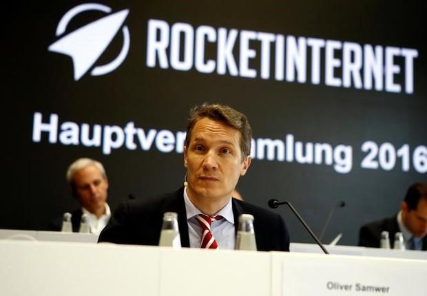 Oliver Samwer, presidente executivo da Rocket, fala em reunião geral anual da empresa (Foto: Axel Schmidt/Reuters)