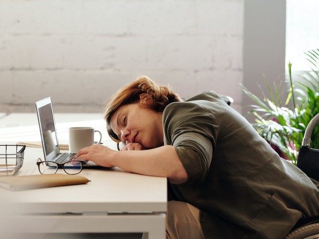 Cochilos curtos não melhoram efeitos da privação de sono, indica estudo (Foto: Pexels)