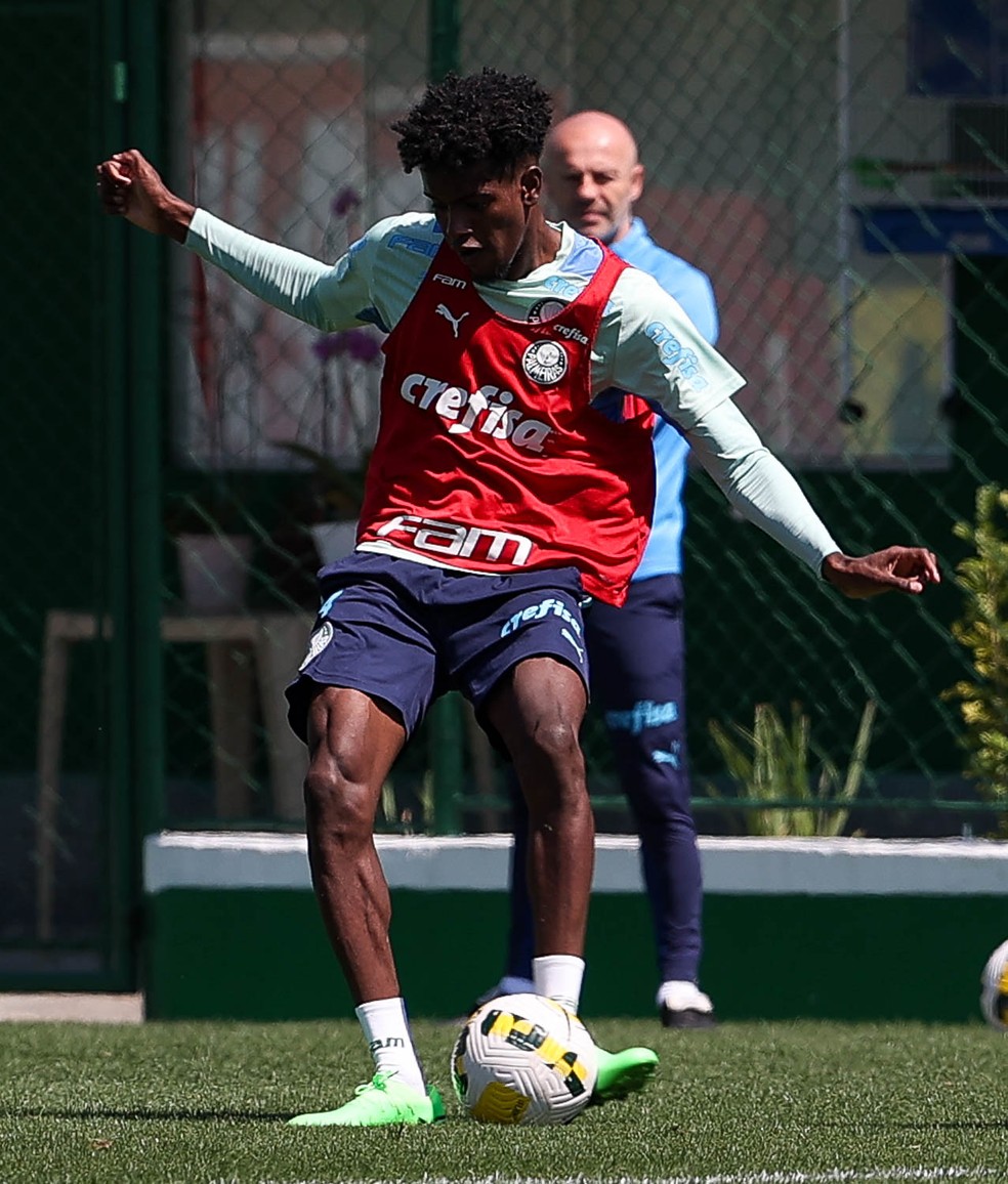 Yago durante treino do Palmeiras na Academia de Futebol — Foto: Cesar Greco