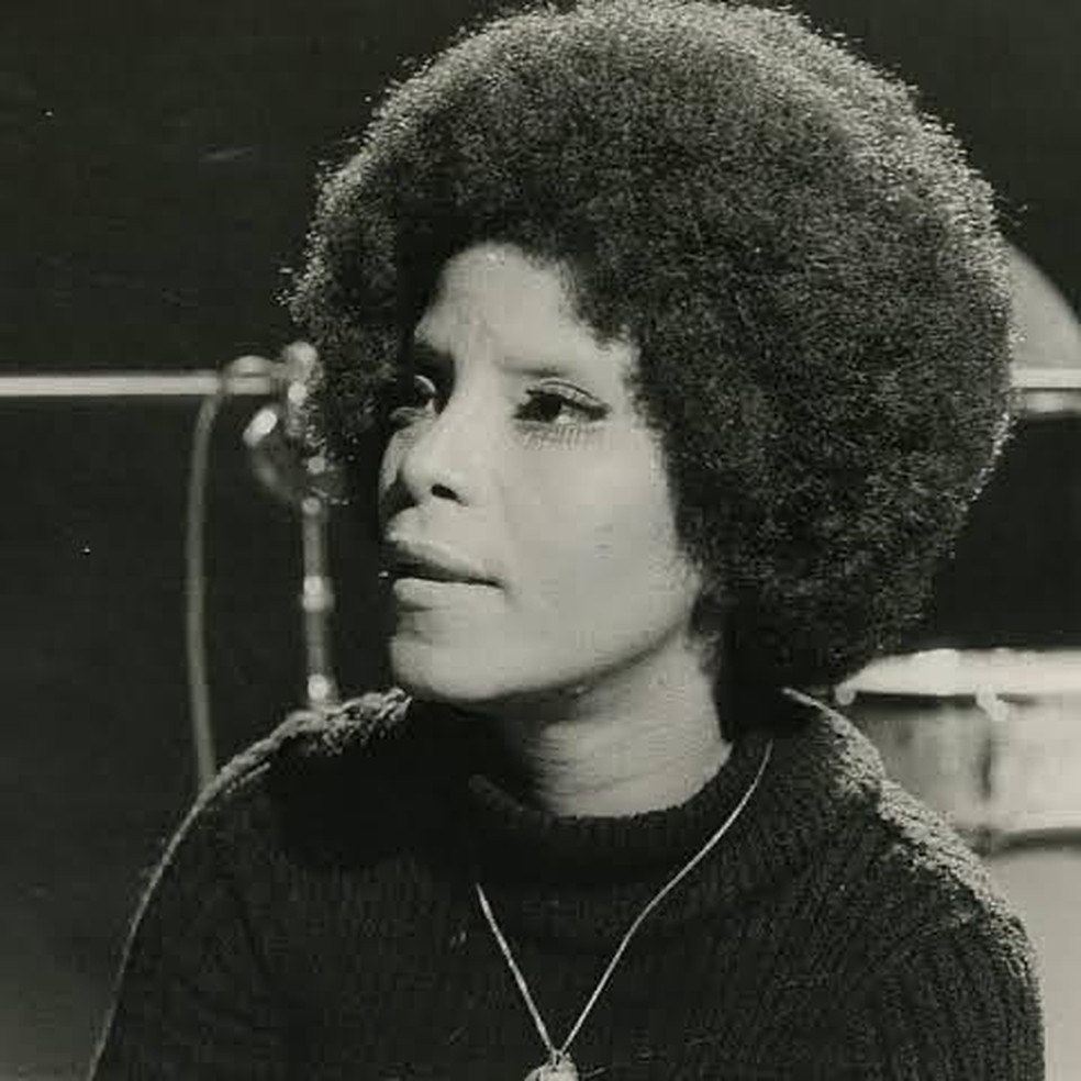 Teresa Cristina faz homenagem a Elza Soares — Foto: Reprodução/Instagram
