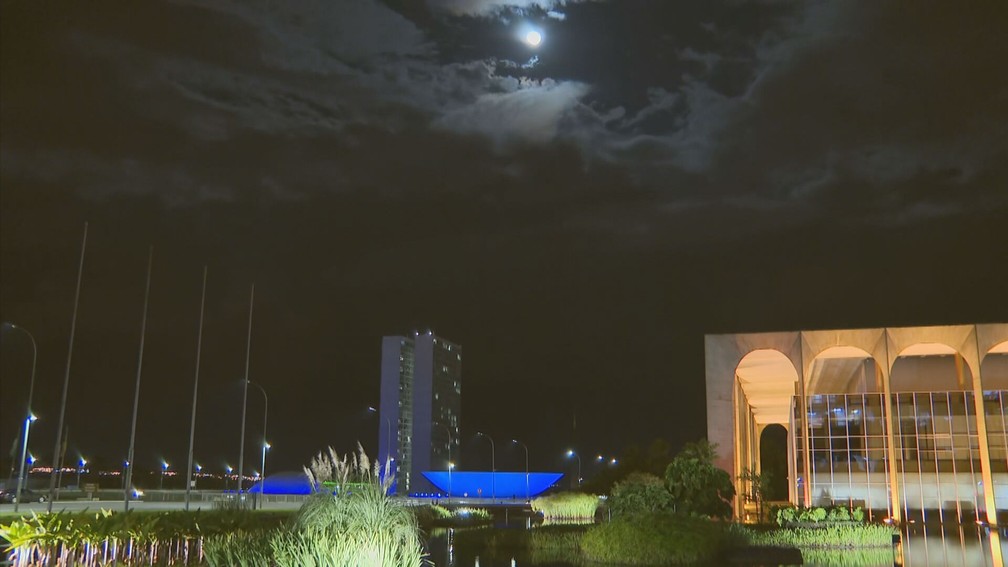Fenômeno "superlua nova" no Céu de Brasília — Foto: TV Globo/Reprodução
