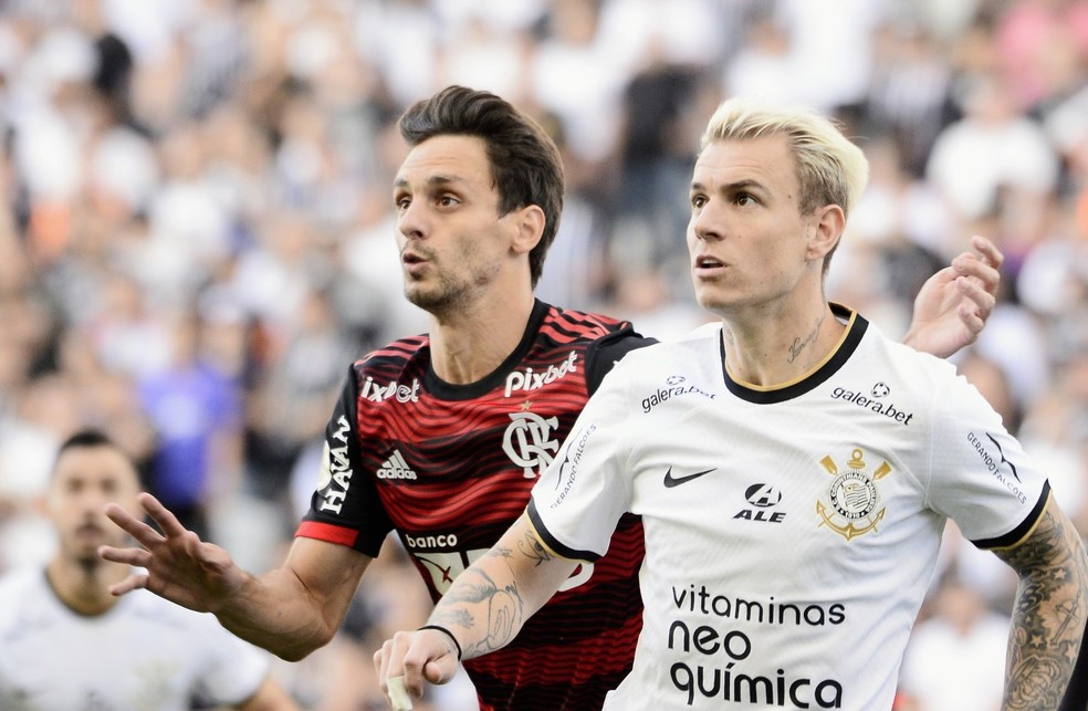 Exames indicam lesão no menisco de Rodrigo Caio, e Flamengo fará tratamento conservador