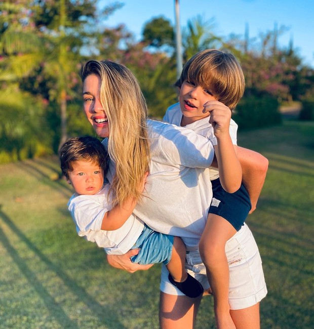 Luma Costa e filhos (Foto: Reprodução / Instagram)