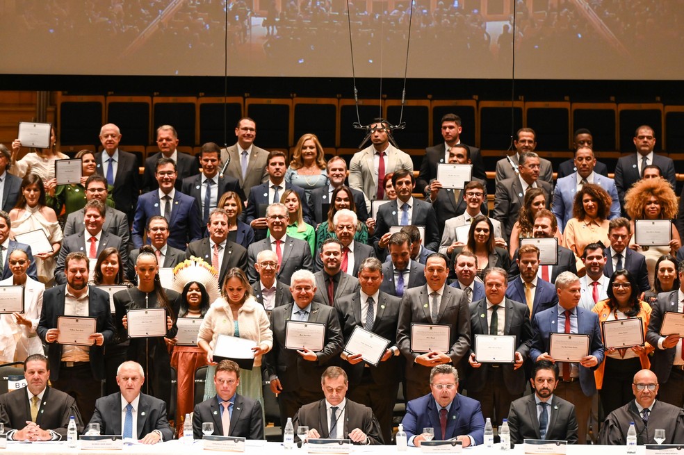 Diplomação de Tarcísio e deputados eleitos em SP foi marcada por protestos e vaias a bolsonaristas — Foto: André Ribeiro/Futura Press/Estadão Conteúdo