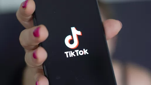 TikTok ganha filtro que transforma textos em imagens com IA; saiba usar