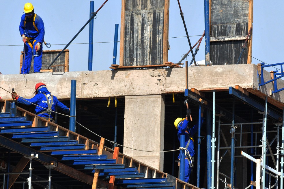 Trabalhadores da construção civil no Distrito Federal — Foto: Tony Winston/Agência Brasília