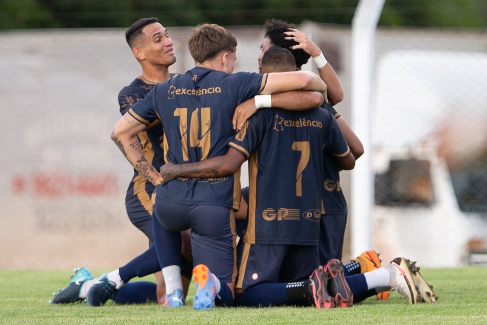 Nova Mutum vence o Londrina e avan&Atilde;&sect;a na Copa do Brasil &acirc; Foto: Gil Gomes/AGIF