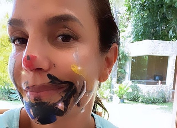 Ivete Sangalo mostra rosto pintado (Foto: Reprodução / Instagram)