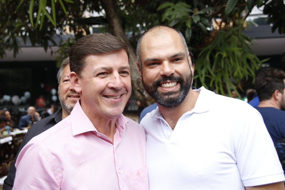 Bruno Covas e Orlando Morando (PSDB) no aniversário de 39 anos do ex-prefeito de SP, morto no domingo (16), por causa de um câncer. — Foto: Acervo pessoal.