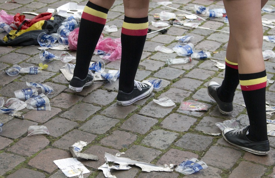 UniÃ£o Europeia decide banir plÃ¡stico descartÃ¡vel