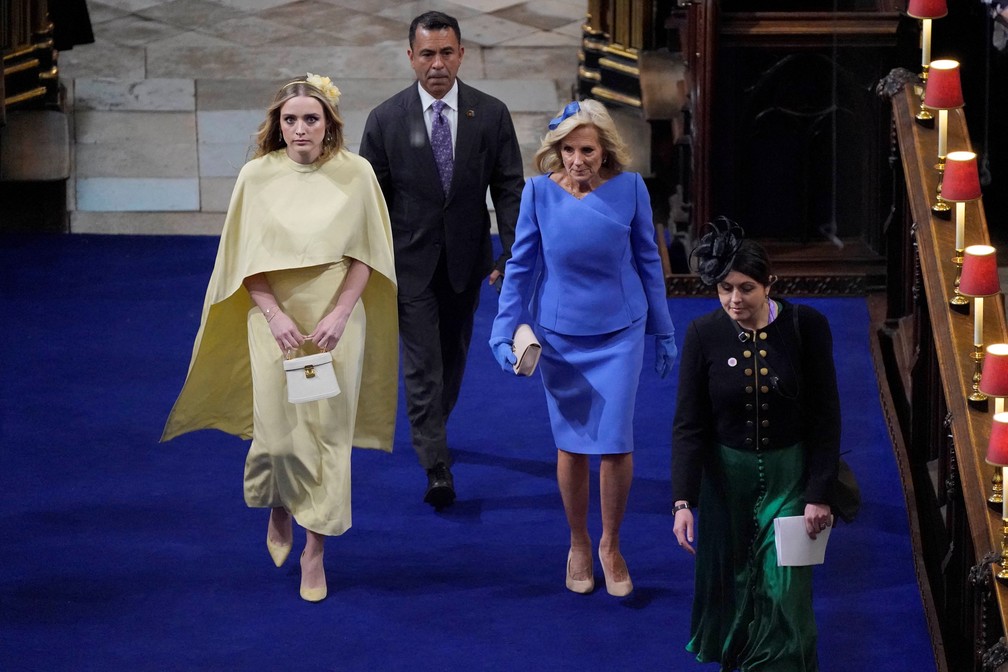 US First Lady Jill Biden and her granddaughter Finnegan Biden during the coronation ceremony for King Charles III at Westminster Abbey in London.  — Photo: Andrew Matthews/Pool via Reuters