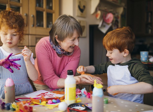 Como limpar a sujeira das crianças depois de um dia de brincadeiras em casa (Foto: Getty Images)