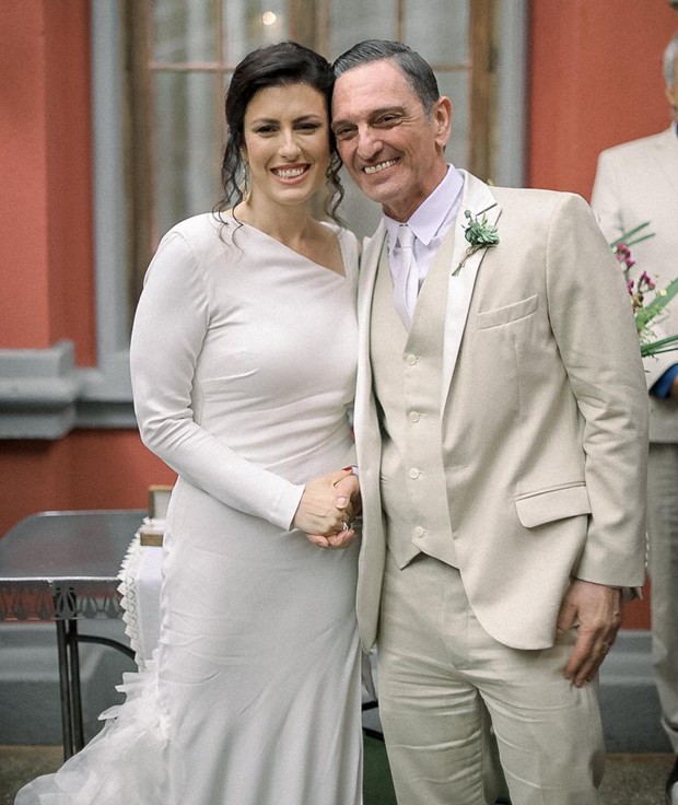Paulo Miklos e Renata Galvão se casam em São Paulo (Foto: Divulgação/Cama de Gato)