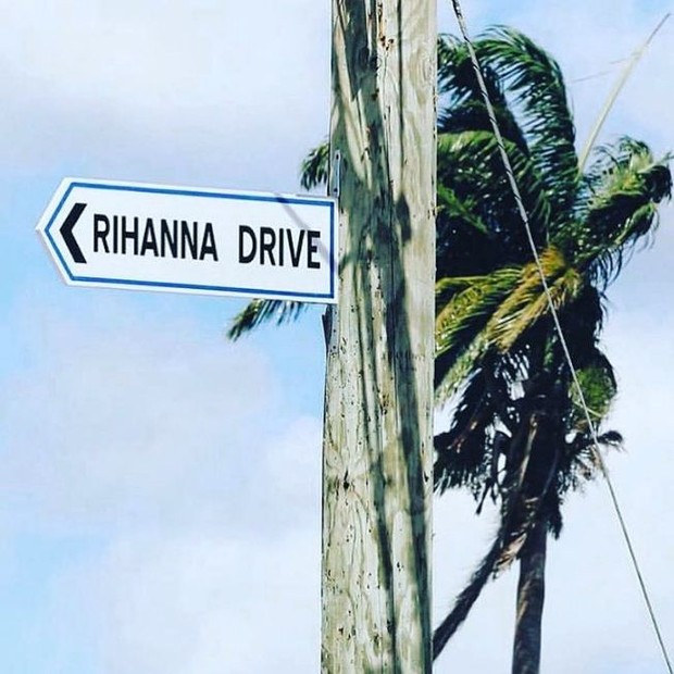 Rihanna Drive, rua m Barbados que leva o nome da cantora (Foto: Reprodução/Instagram)