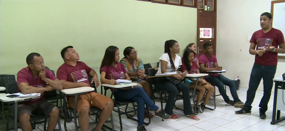 Pouco mais de 100 jovens, que participaram dessas aulas, já conseguiram acesso ao ensino superior — Foto: Reprodução/TV Tapajós
